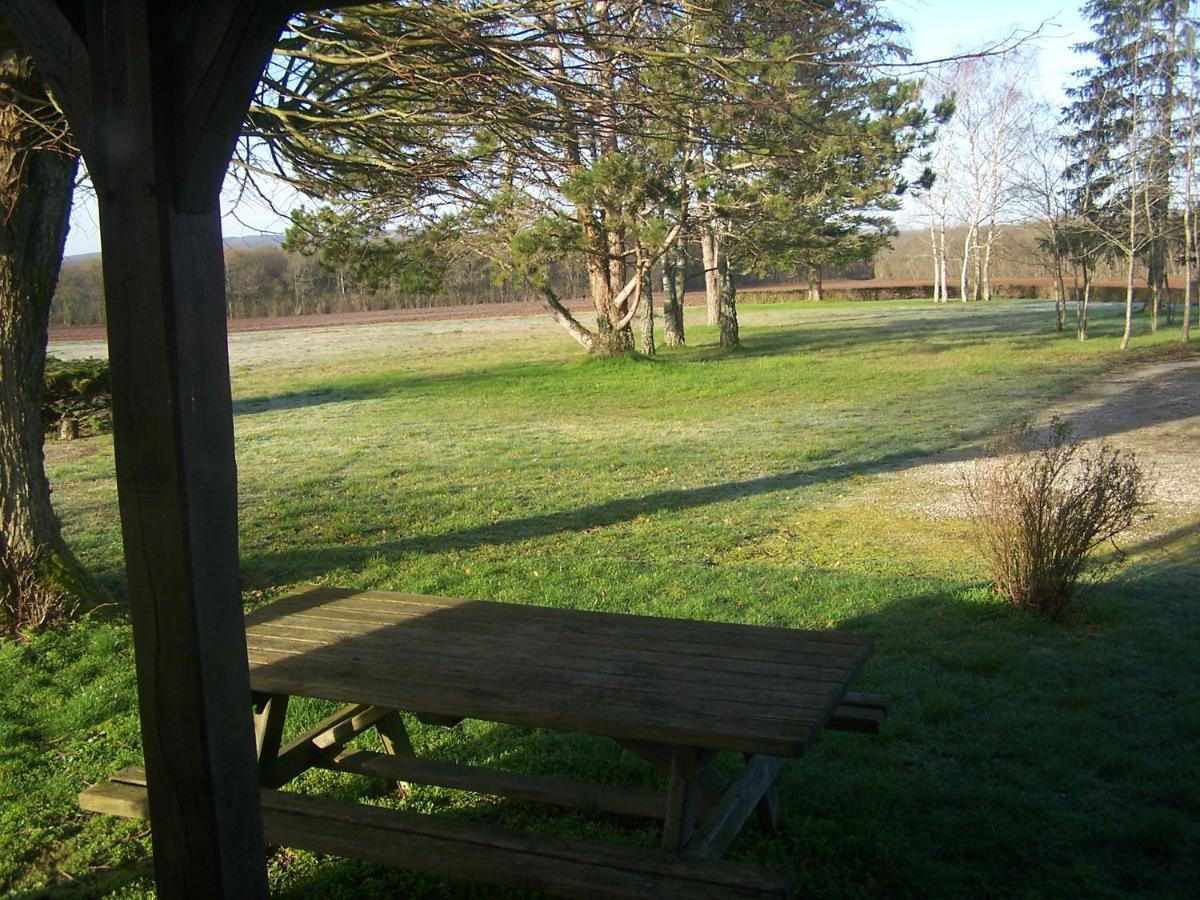 Gite En Forterre Druyes-les-Belles-Fontaines Buitenkant foto