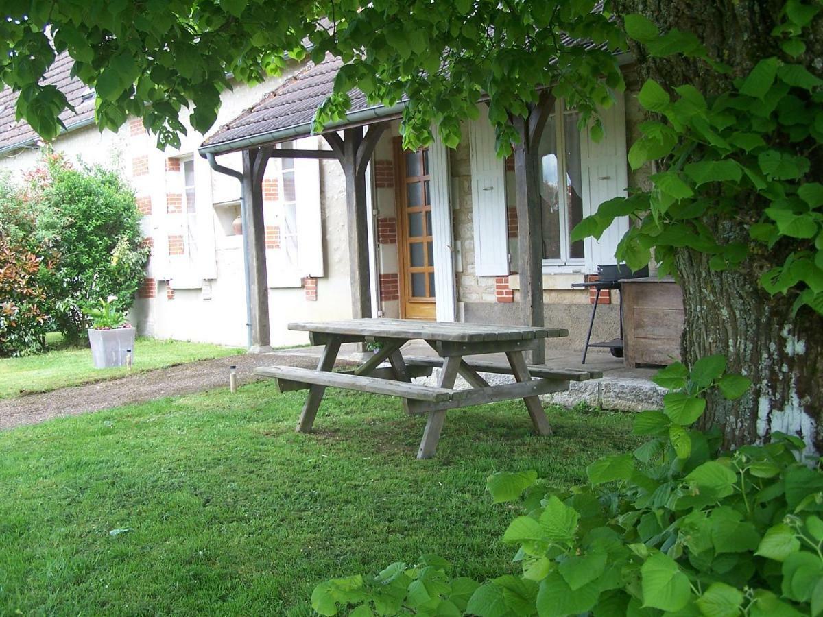 Gite En Forterre Druyes-les-Belles-Fontaines Buitenkant foto